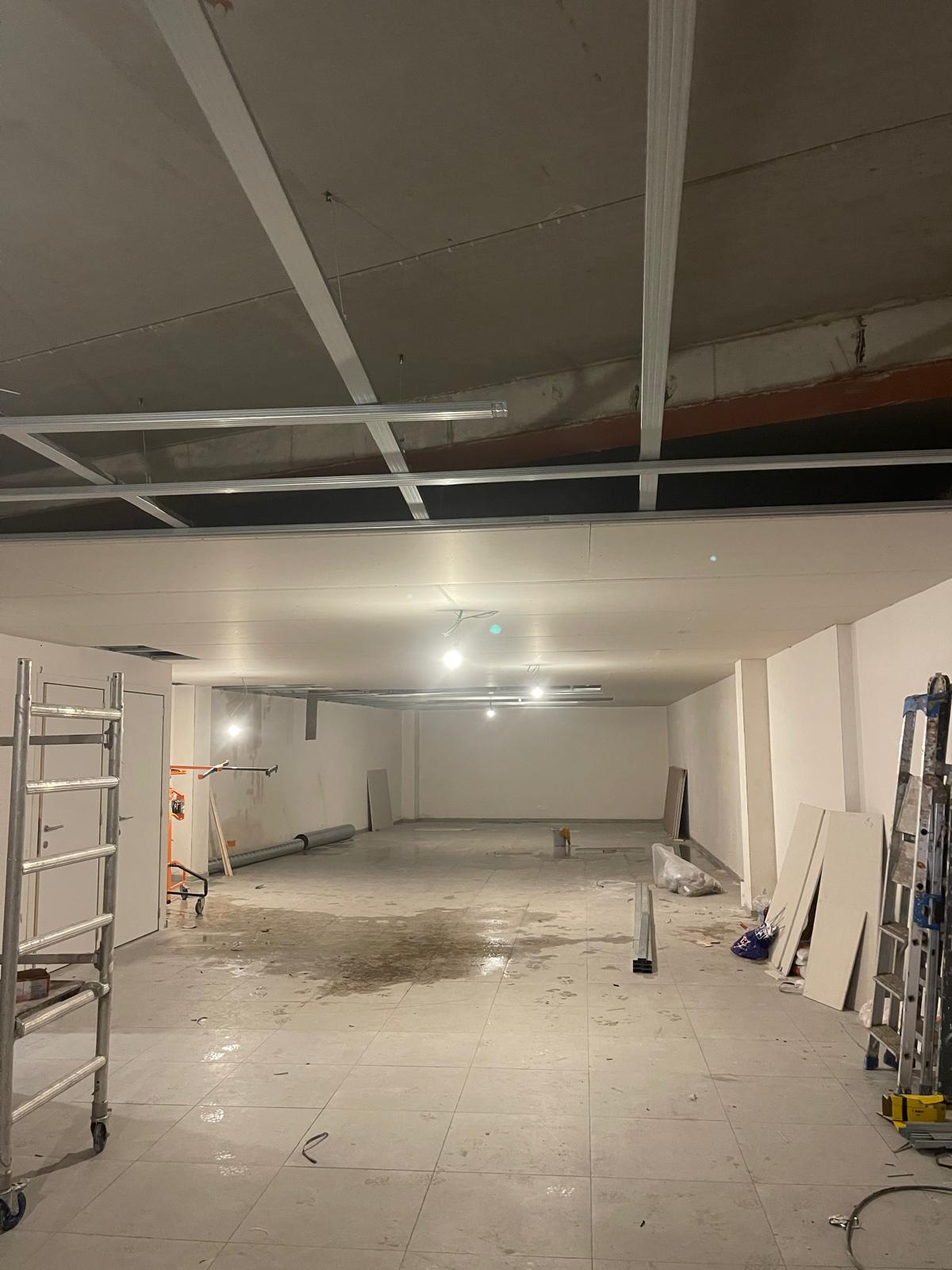 Verlaagd plafond renovatie gyproc metalen structuur - aannemer Sint-Niklaas