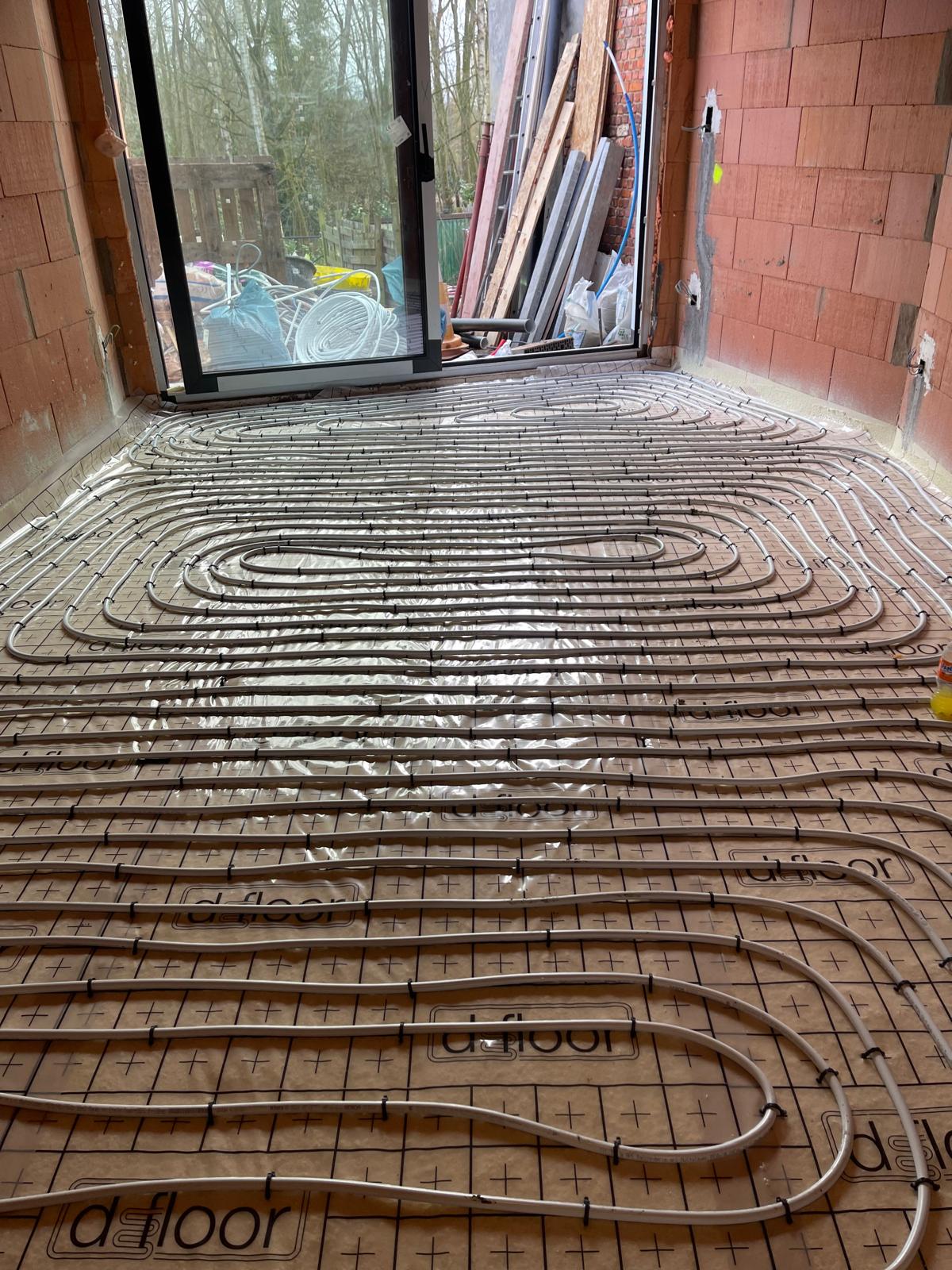 Vloerverwarming buizen aanleg nieuwbouw - loodgieter Sint-Niklaas